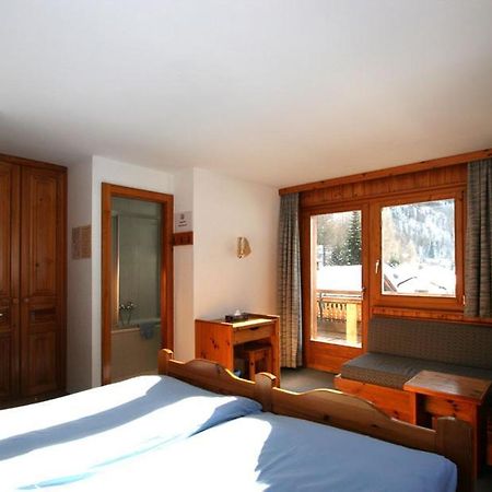 Hotel Garni Les Bouquetins Зинал Екстериор снимка